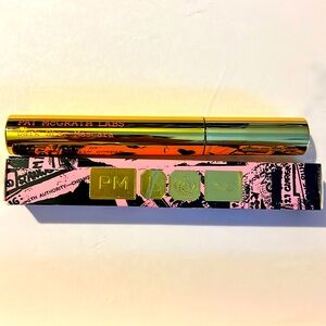 PAT McGRATH LABS
Dark Star Volumizing Mascara